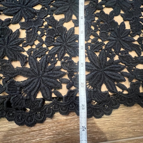 Talbots Women's Petite Lace Overlay Blouse, Black with tan, 8P, Short Sleeve - Picture 8 of 8